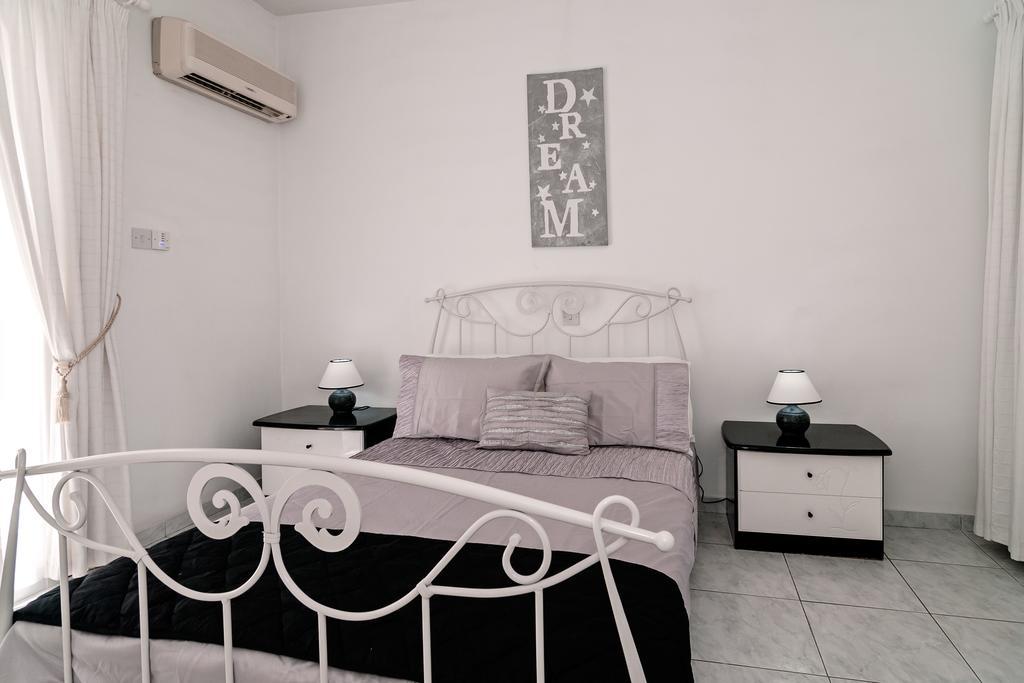 Sue'S Apartment Paphos Exteriér fotografie
