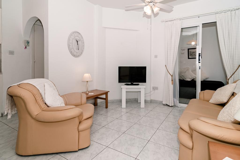 Sue'S Apartment Paphos Exteriér fotografie